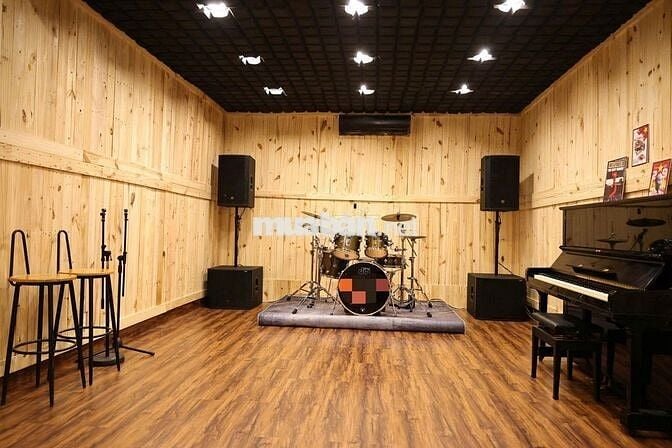 Nhà thuê làm vp + kd 160m2, đường oto, 456 Cao Thắng, Q10