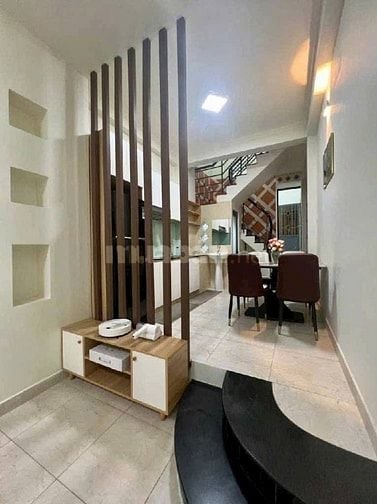 BÁN NHÀ THÍCH QUẢNG ĐỨC P.4 PHÚ NHUẬN SHR 1T2L 3PN