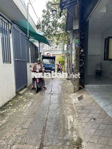 Bán nhà sạch đẹp ở ngay,DT: 7,50 x 11 (79,2m2 full thổ) Giáp Quận 12