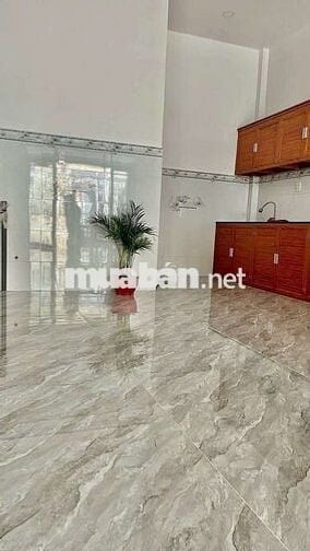 Bán nhà sạch đẹp ở ngay,DT: 7,50 x 11 (79,2m2 full thổ) Giáp Quận 12