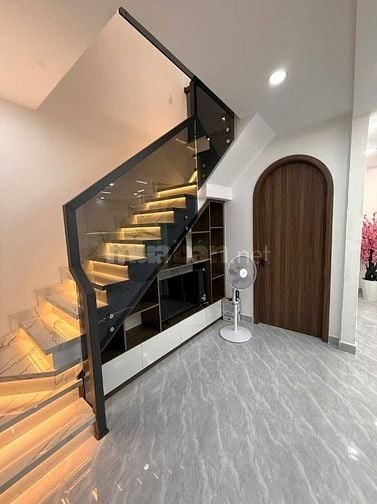 Bán nhà ngay đường Vạn Kiếp, phường 1, Bình Thạnh.Giá: 3Tỷ 650tr, 40m2