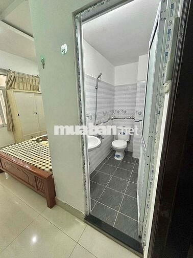 Căn hộ mini Có ban công nhỏ mặt tiền Dương Bá Trạc Quận 8