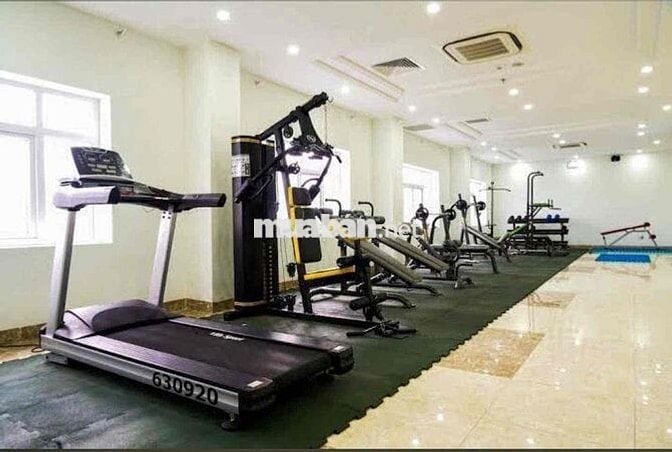 Cho thuê phòng khách sạn 4 sao sát biển, gần Trần Phú, gần chợ,