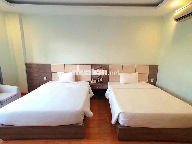 Cho thuê phòng khách sạn 4 sao sát biển, gần Trần Phú, gần chợ,