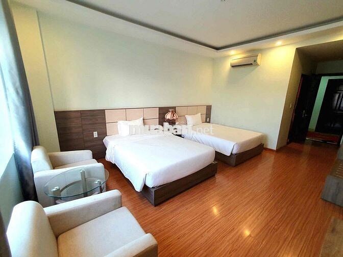 Cho thuê phòng khách sạn 4 sao sát biển, gần Trần Phú, gần chợ,