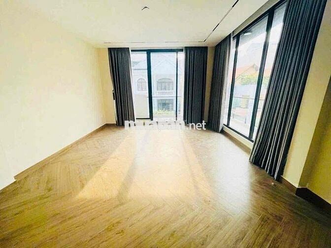 CHO THUÊ VILLA 2MT MỚI XÂY ĐƯỜNG BA THÁNG HAI QUẬN 10 (50triệu)