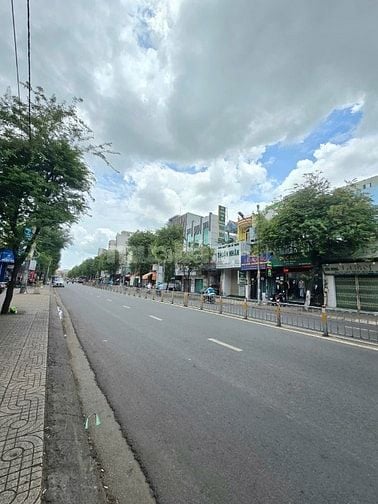 Bán nhà Mặt Tiền Trường CHinh-Tân Bình.DT 4x18- ĐÚc 1 Lầu- CHỉ 17 TỶ