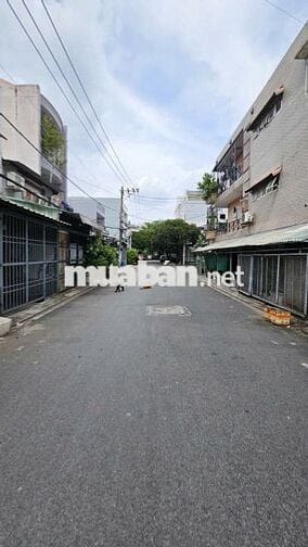 Nhà lầu 2 mặt tiền gần trường học quận Bình Tân