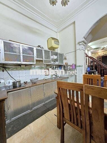 Cần bán gấp nhà Định Công, ngõ thông ô tô tránh view Hồ. DT80m 4T 13tỷ