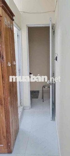 NHÀ MẶT HẺM XE HƠI, CỐT NHÀ ĐẸP KHÔNG DỘT ẨM, KHÔNG GIỚI HẠN NGƯỜI Ở