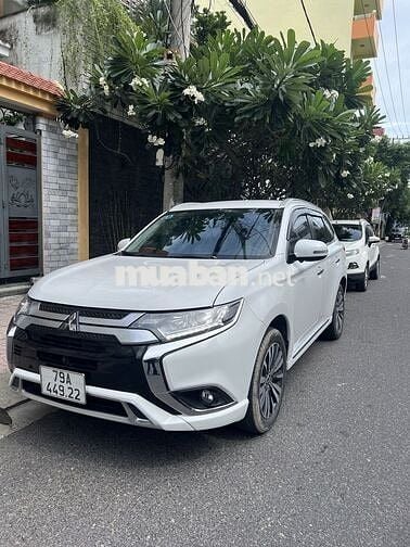 Mitsubishi Outlander 2022 Trắng