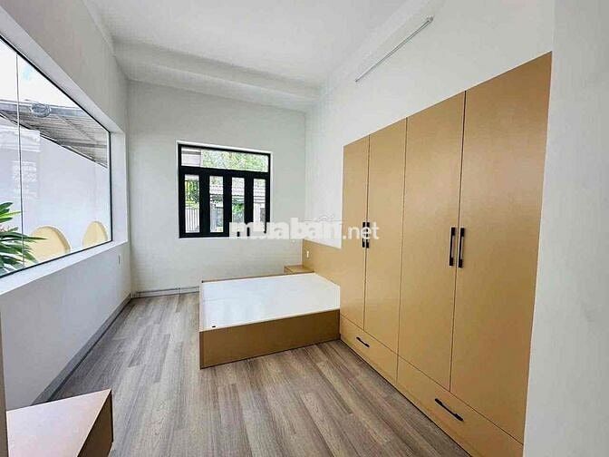 Cho thuê nhà Mái Thái Sân Vườn 3Phòng Ngủ Ở & VP Ngay chợ Phú Mỹ