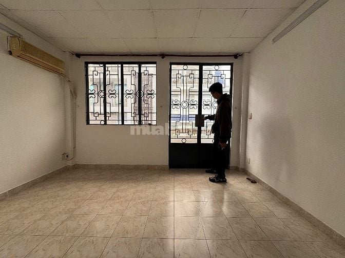 Cho thuê căn hộ thoáng mát 2 ban công 