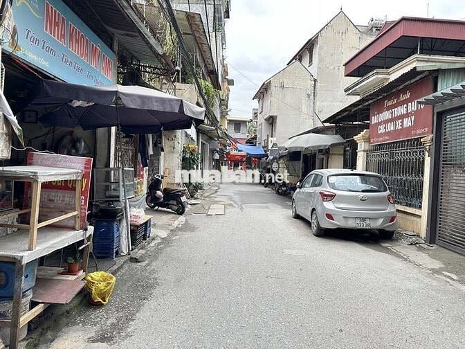 Cần bán gấp nhà Định Công, ngõ thông ô tô tránh view Hồ. DT80m 4T 13tỷ