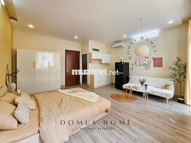 CHO THUÊ CĂN HỘ BAN CÔNG CAO CẤP NGAY TRẦN HƯNG ĐẠO FULL DECOR GIÁ RẺ