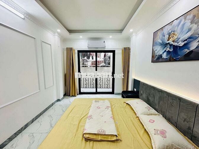 Tân Mai nhà mới 4 ngủ, hiện đại, ô tô đỗ cửa, kinh doanh, sẵn sổ đỏ