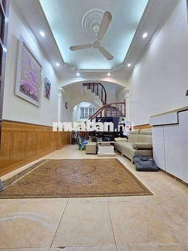 Cần bán gấp nhà Định Công, ngõ thông ô tô tránh view Hồ. DT80m 4T 13tỷ