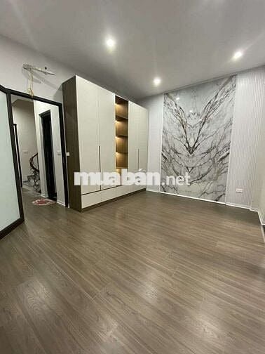 KHU PHÂN LÔ Ô TÔ TRÁNH - KINH DOANH, Kim Đồng 85m 5Tầng MT5m