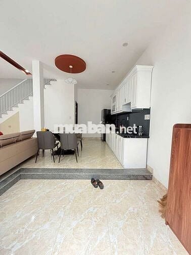 Bán nhà 3 tầng full nội thất mới đẹp kiệt trưng nữ vương giá chỉ 4ty5