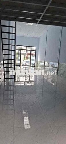 CHO THUÊ NHÀ 5x27m 10TRIỆU - TRỐNG SUỐT - GÁC LỬNG - ĐƯỜNG TẢI LỚN