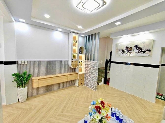 Bán nhà chính chủ. Hẻm xe hơi. Nguyễn du. P7 Gò Vấp 