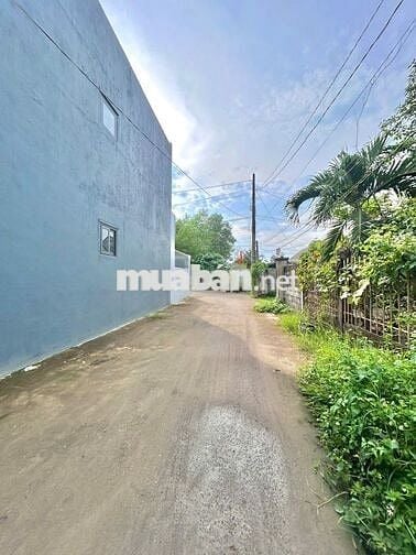 NHÀ CẤP 4 CHÍNH CHỦ SỔ HỒNG RIÊNG GIÁ 1 TỶ 650 TRIỆU (KHÔNG PHÁT SINH)