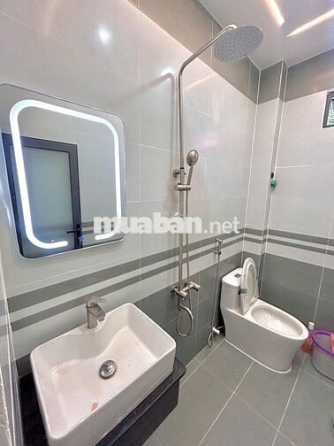 NHÀ CẤP 4 CHÍNH CHỦ SỔ HỒNG RIÊNG GIÁ 1 TỶ 650 TRIỆU (KHÔNG PHÁT SINH)