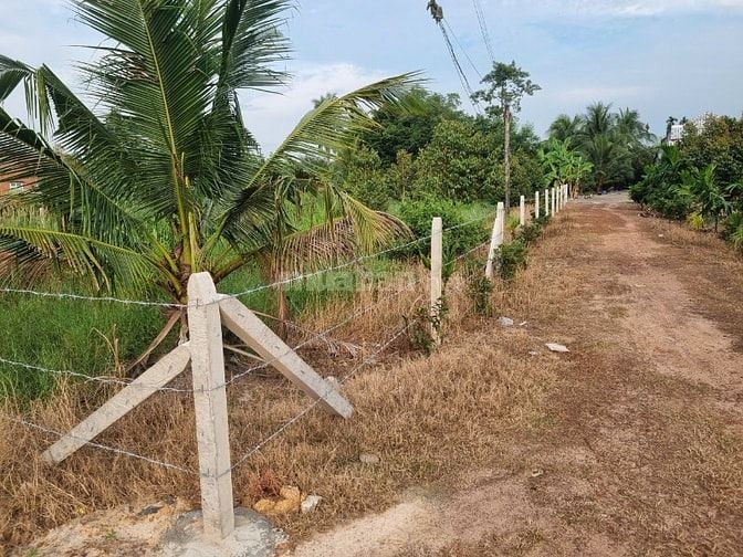 20x40 đường nhựa, ngay khu đô thị KCN Phước Đông. 2,72 tỷ 