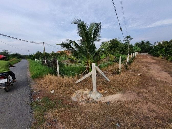 20x40 đường nhựa, ngay khu đô thị KCN Phước Đông. 2,72 tỷ 