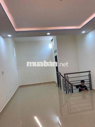 CẦN BÁN GẤP NHÀ MẶT TIỀN GIÁ NHÀ HẺM COI VỊ CHÍ ƯNG LIỀN