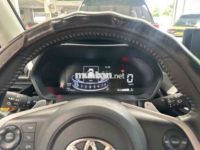 Toyota Raize 1.0Turbo Vàng nóc đen thể thao 2023