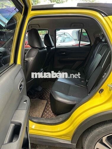 Toyota Raize 1.0Turbo Vàng nóc đen thể thao 2023