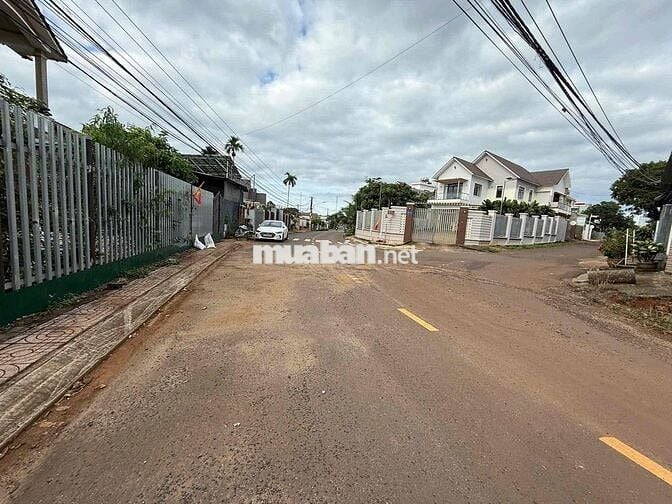 Lô Đất siêu dài Mặt Tiền đường Dã Tượng - Tân An - Đăk Lăk