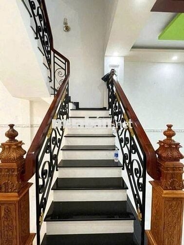 Cần cho thuê nhà HXH 122/3A Phổ Quang P.9 Q.Phú Nhuận