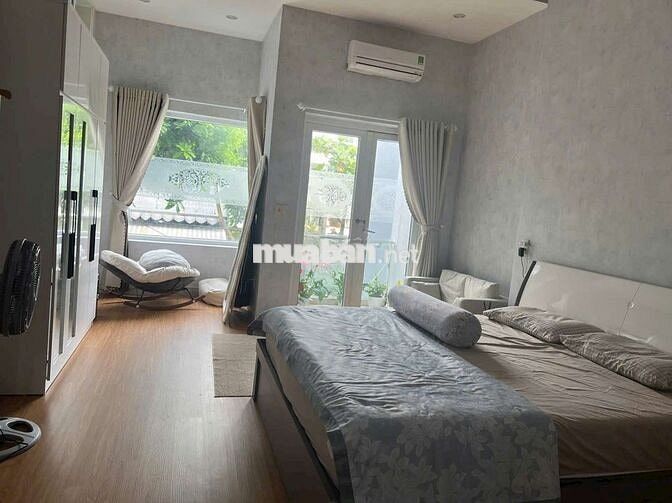 Bán  nhà 3 tầng mặt tiền ỷ lan nguyên phi - Hòa cường