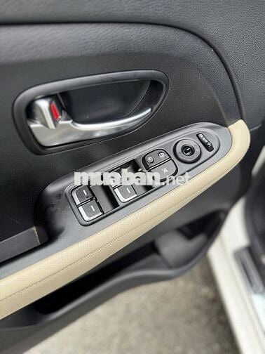 KIA RONDO GAT 2017 BẢN GIỚI HẠN GIÁ TỐT