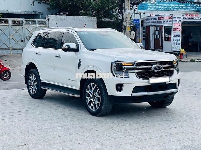 FORD EVEREST TITANIUM 1 CẦU SIÊU LƯỚT - 7600 km