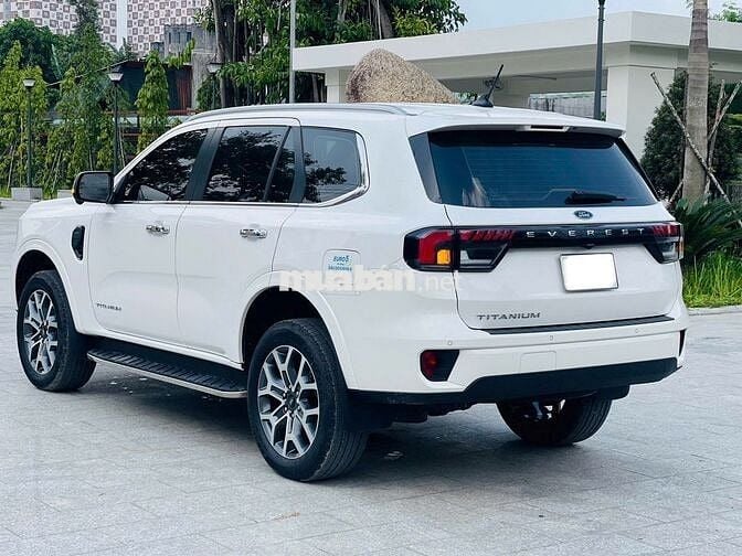 FORD EVEREST TITANIUM 1 CẦU SIÊU LƯỚT - 7600 km