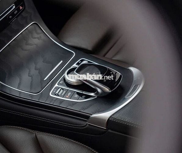 Mercedes Benz GLC300 4Matic 2019 - 74000 km