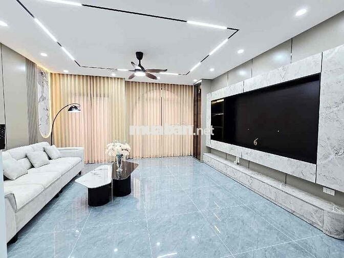 NHÀ XÂY ĐỘC LẬP THIẾT KẾ HIỆN ĐẠI THANG MÁY NHẬP KHẨU NỘI THẤT CAO CÂP