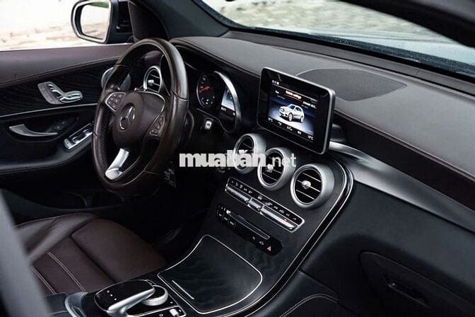 Mercedes Benz GLC300 4Matic 2019 - 74000 km