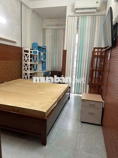 4PN, 4WC. Nhà 4 tầng Lê Hồng Phong, Q10. DT: 3.5x18m, đầy đủ nội thất