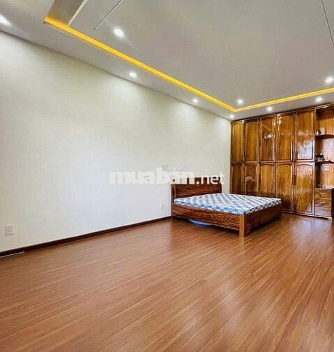 Cho thuê nhà 4 tầng 4 phòng ngủ khép kín ngay Đảo Vip - Hòa Xuân