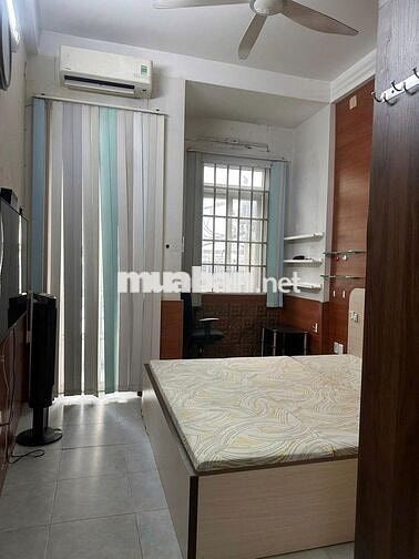 4PN, 4WC. Nhà 4 tầng Lê Hồng Phong, Q10. DT: 3.5x18m, đầy đủ nội thất