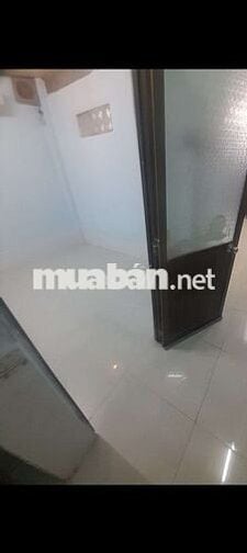 Nhà sạch sẽ dọn vào ở đc liền ,DTSD 50m² ,nhà cấp 4, 1pn ,1wc,