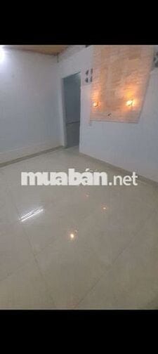 Nhà sạch sẽ dọn vào ở đc liền ,DTSD 50m² ,nhà cấp 4, 1pn ,1wc,