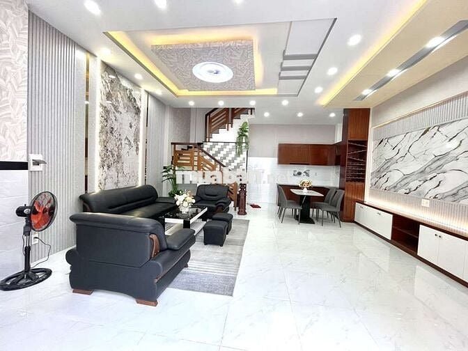 Nhà hẻm bán Phạm Văn Chiêu, vị trí tốt, giá phải chăng.