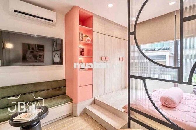 CĂN HỘ CỬA SỔ LỚN XA BẾP KHU VỰC NGỦ RIÊNG RỘNG 40m2 Ở KHU HÀNG XANH