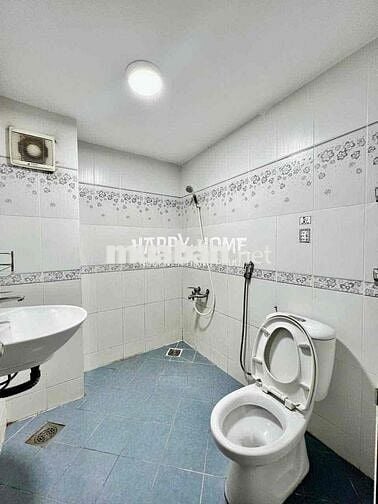 cho thuê CHDV có cửa sổ ban công giá tốt