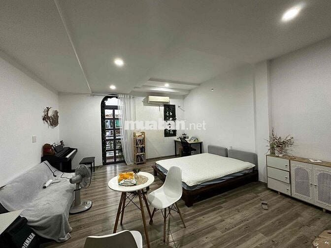 cho thuê phòng ban công full nội thất có thang máy 4triệu8